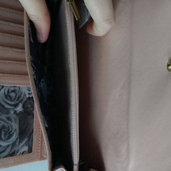 Wallet - Picture 3 of 4